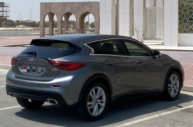 Infiniti - Q30